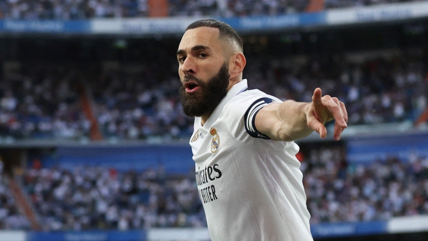 Benzema ghi hat-trick, Real Madrid nuôi hy vọng bám đuổi Barca